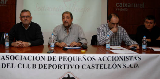 Fernando Sos es un conocido aficionado albinero. En la foto, a la izquierda, en una imagen de archivo.