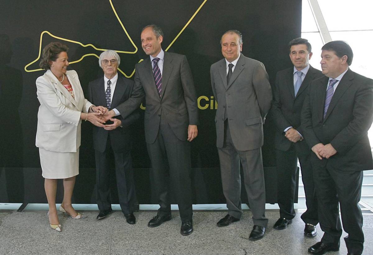Presentación de la F1 con los socios de Valmor, en mayo de 2007. Foto: EFE/Manuel Bruque