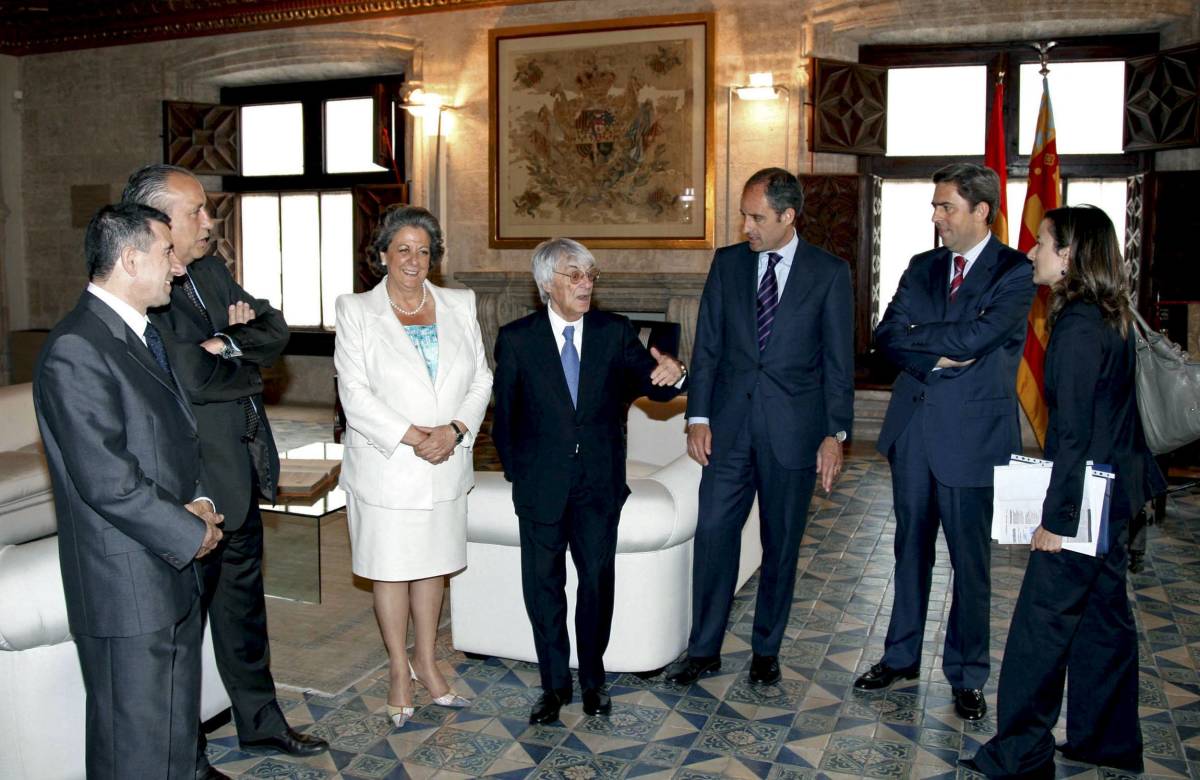 Reunión de los socios de Valmor, Ayuntamiento y Generalitat con Ecclestone. Foto: EFE