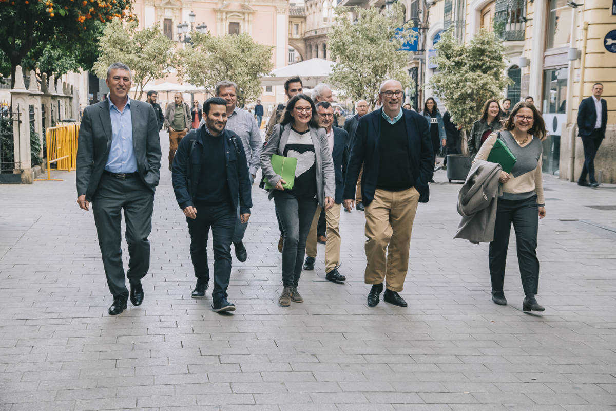 Los consellers de Compromís acudiendo al Pleno. Foto: KIKE TABERNER