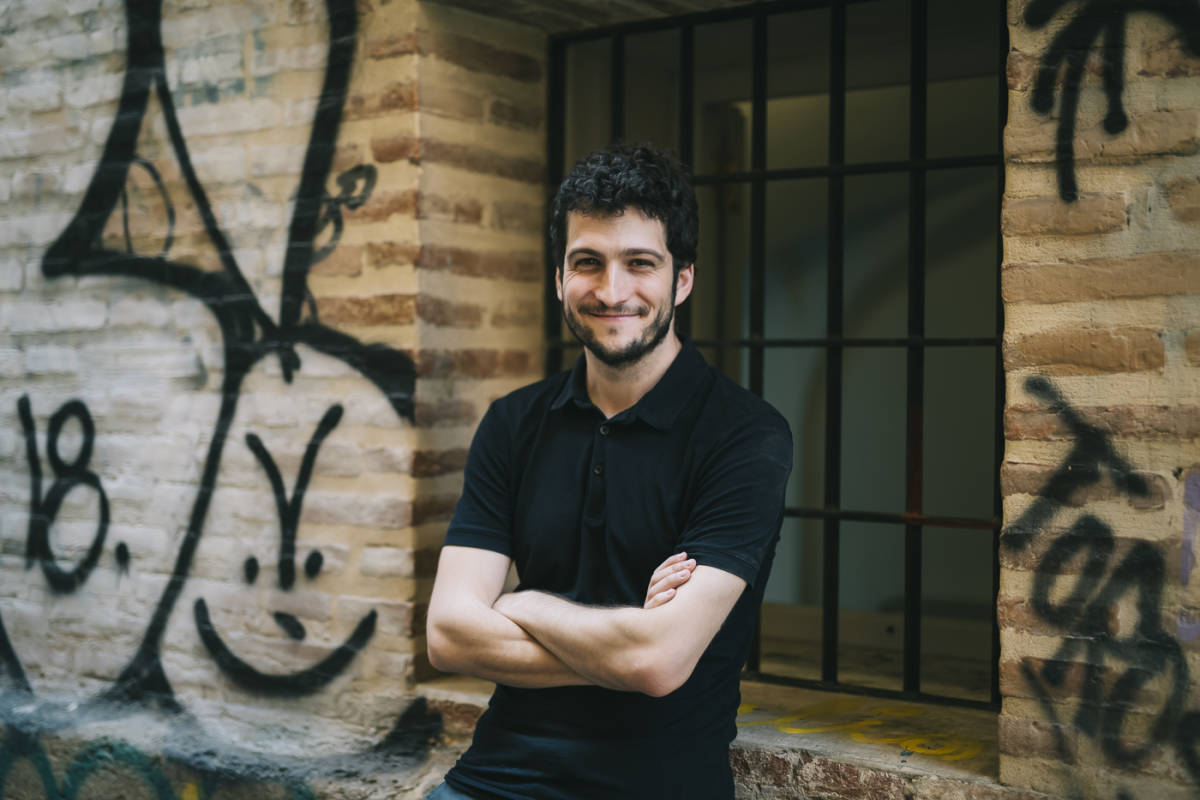 Antonio Estañ en el céntrico barrio del Carme. Foto: KIKE TABERNER