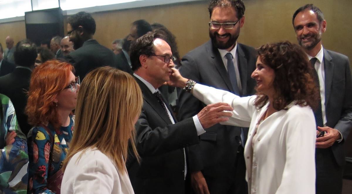 El conseller Vicent Soler y la ministra María Jesús Montero. Foto: EFE
