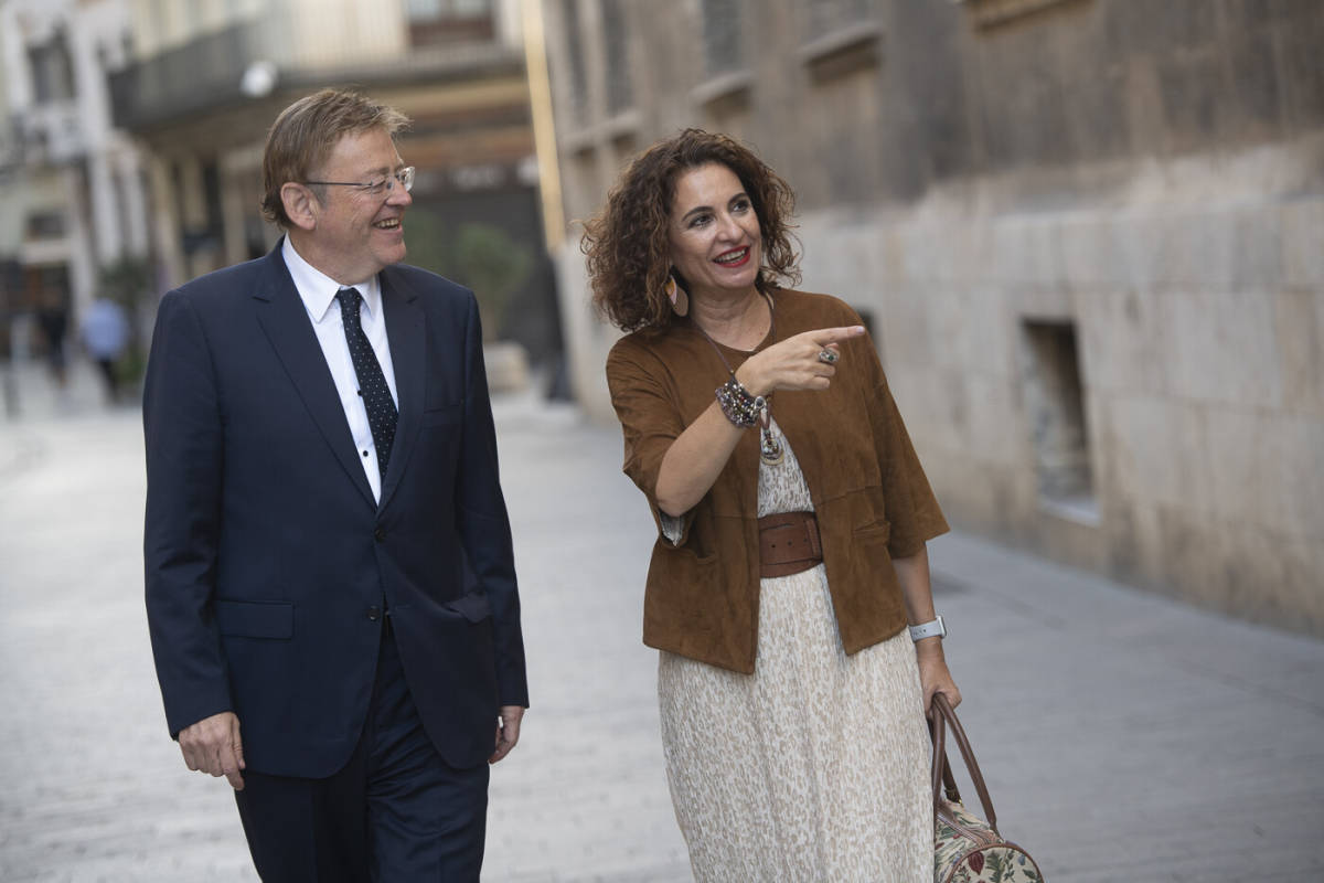 Ximo Puig y María Jesús Montero. Foto: KIKE TABERNER
