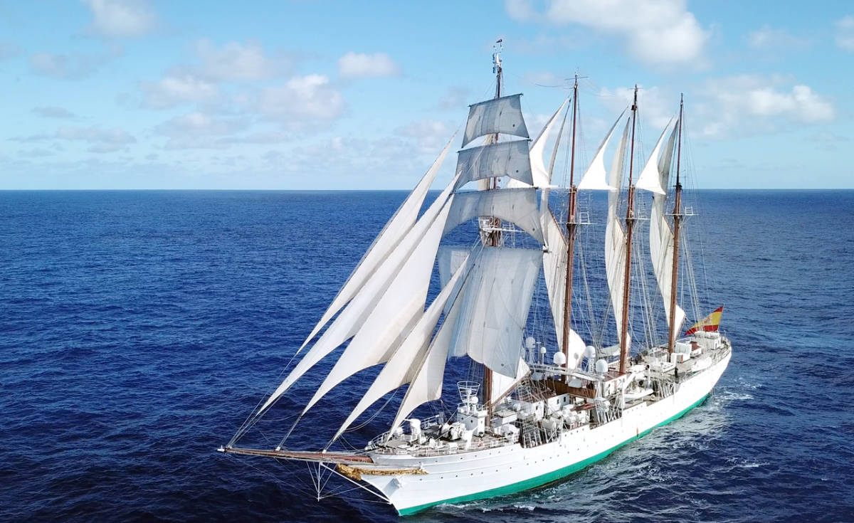 El Juan Sebastián Elcano.