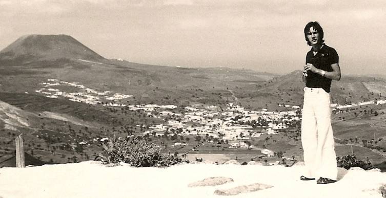 Ricardo Bellveser en Santa Cruz de Tenerife en los años 80.