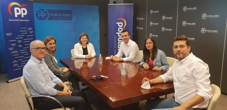 La foto de la paz en el PP cuando se alumbró el acuerdo para que Mompó presidiera el PP de Valencia. Foto: VP