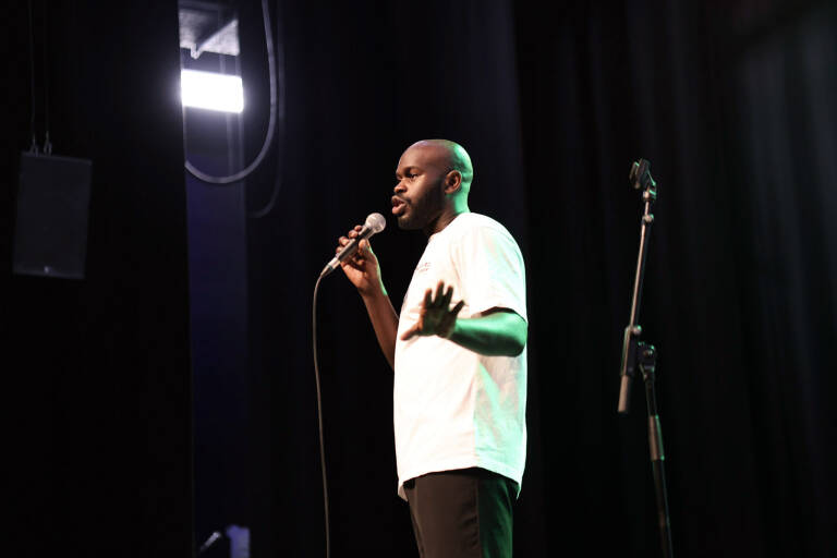 Lamine Thior durante uno de sus monólogos 'Españul'.