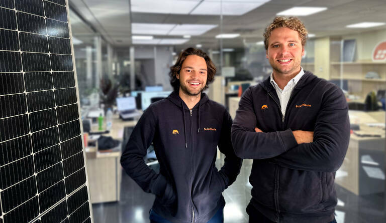 Víctor Gardrinier con Wouter Draijer, el otro cofundador de SolarMente