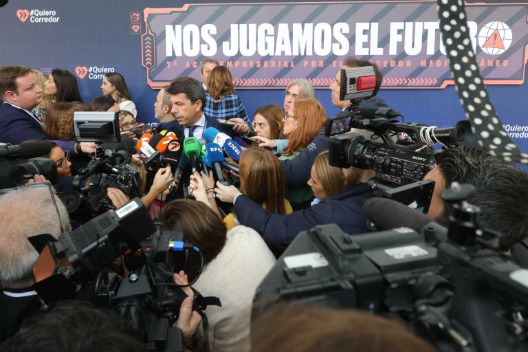 Foto: CARLOS MAZÓN VÍA TWITTER