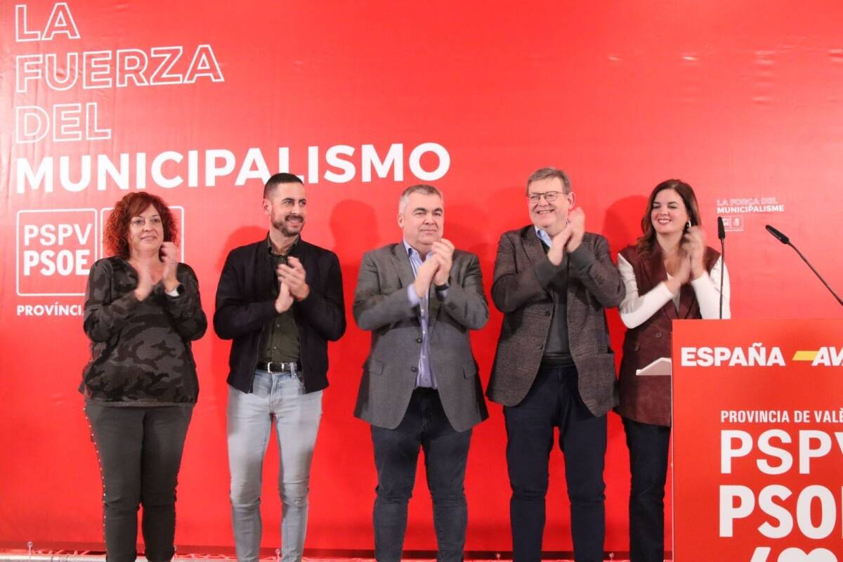 Santos Cerdán, en el centro, presidió este viernes el foro sobre municipalismo organizado por el PSPV de Valencia. Foto: PSPV