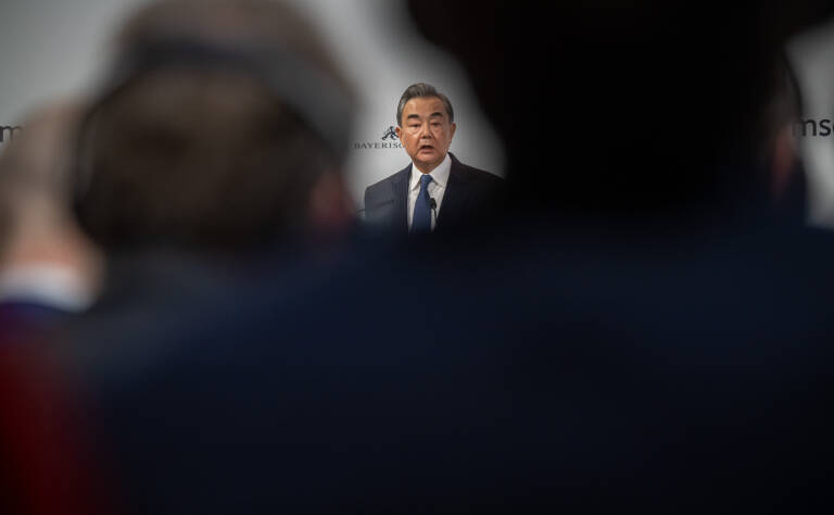 Wang Yi. Foto: PETER KNEFFEL/DPA