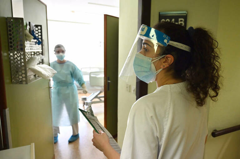 Profesionales sanitarios del Hospital General de Castelló (Foto: Carlos Pascual)