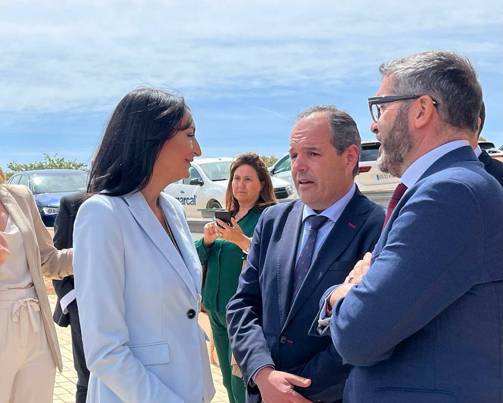 La consejera de Empresa de Murcia conversa con Carlos Baño