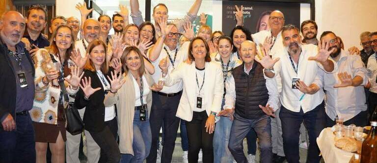 Miembros de Projecte Oliva tras ganar las elecciones municipales. Foto: Projecte Oliva