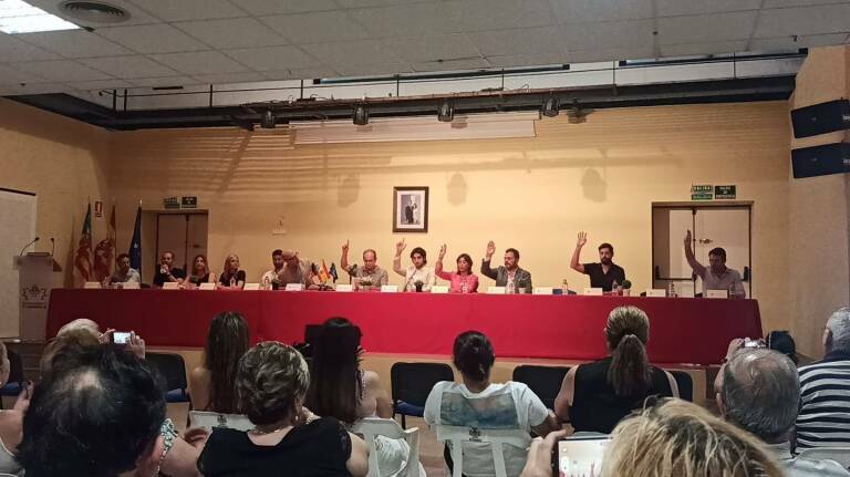 Por el voto conjunto de todos los demás partidos, Sergio Alfaro ha vuelto a quedarse fuera de la alcaldía.