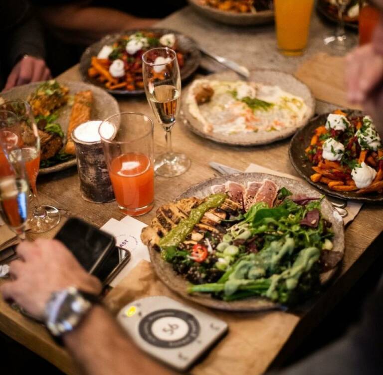 Sigue la fiebre por la comida saludable: aterriza en València la cadena ...