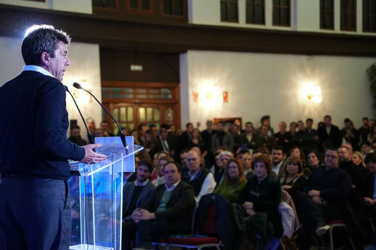Foto: CARLOS MAZÓN VÍA TWITTER