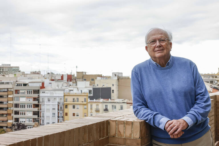 El oncólogo Carlos Camps. Foto: EFE/ANA ESCOBAR