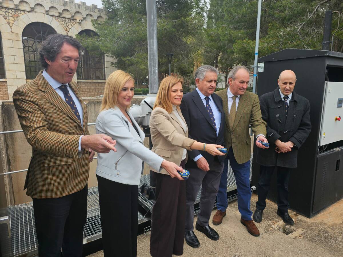 Acto de bendición y suelta simbólica de aguas de la Acequia Real del Júcar, en el Azud de Antella. Foto: GVA