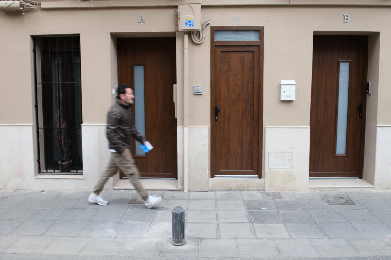 Bajos destinados a alquiler turístico en el barrio del Cabañal. Foto: KIKE TABERNER