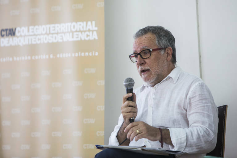  Vicente Gallart, exgerente de la sociedad Plan Cabanyal. Foto: EVA MÁÑEZ