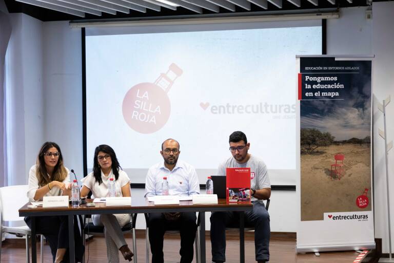 Presentación del informe en València. Foto: ENTRECULTURAS