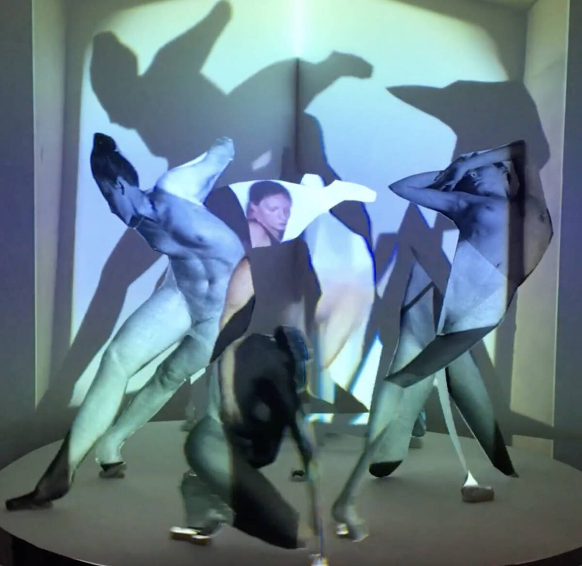 Emma Shapiro, Dance, video, Proyección y edición USB, 2022