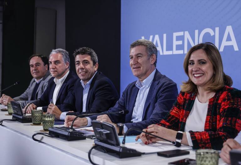 Encuentro del Partido Popular en València. Foto: ROBER SOLSONA/EP